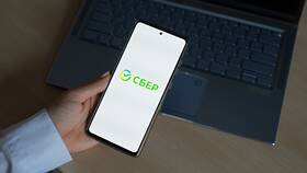 Почему Сбербанк переводит клиентов на карты 